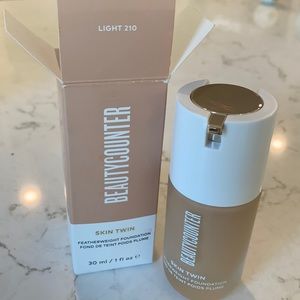 Beautycounter skin twin light 210